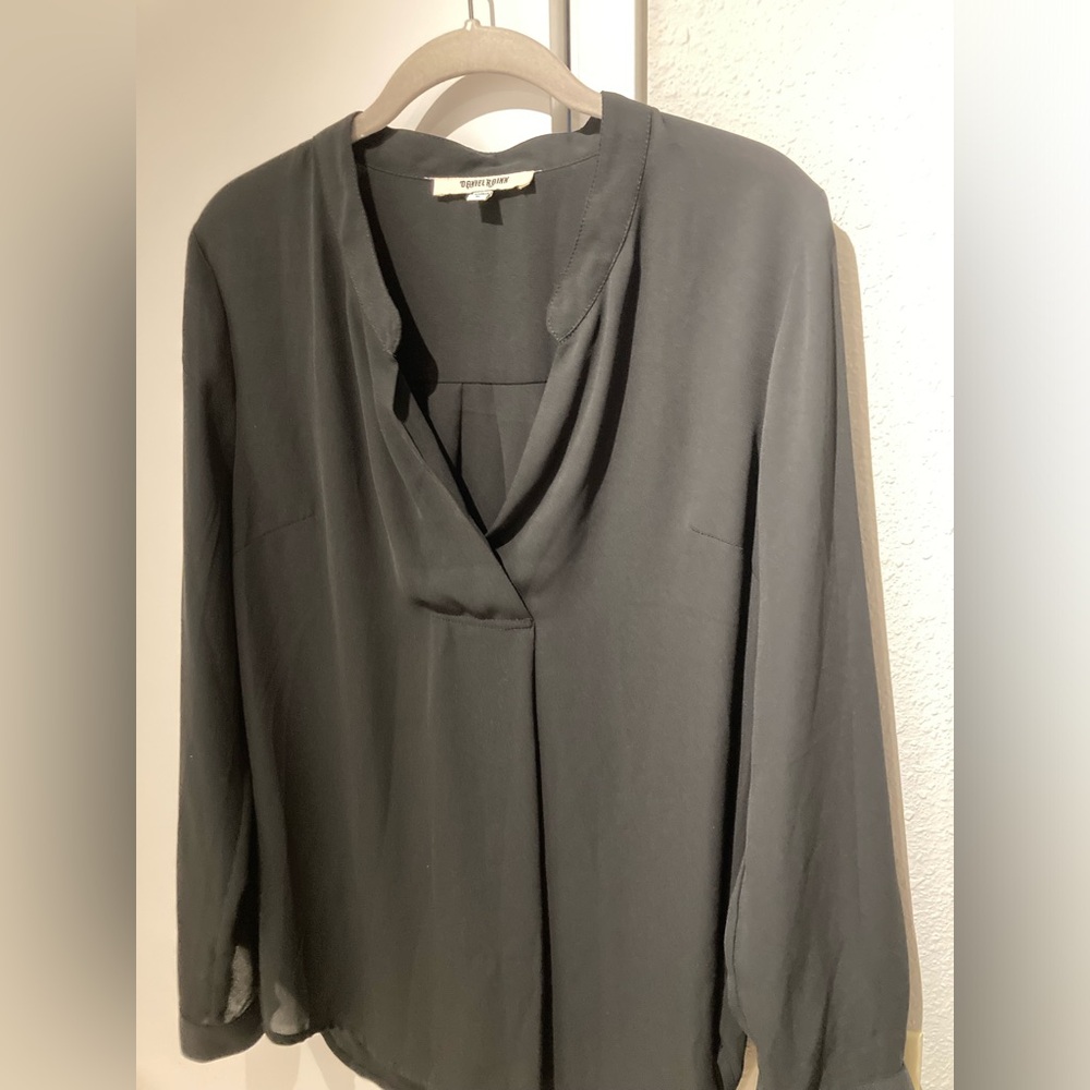 Daniel Rainn Split neck Henley blouse